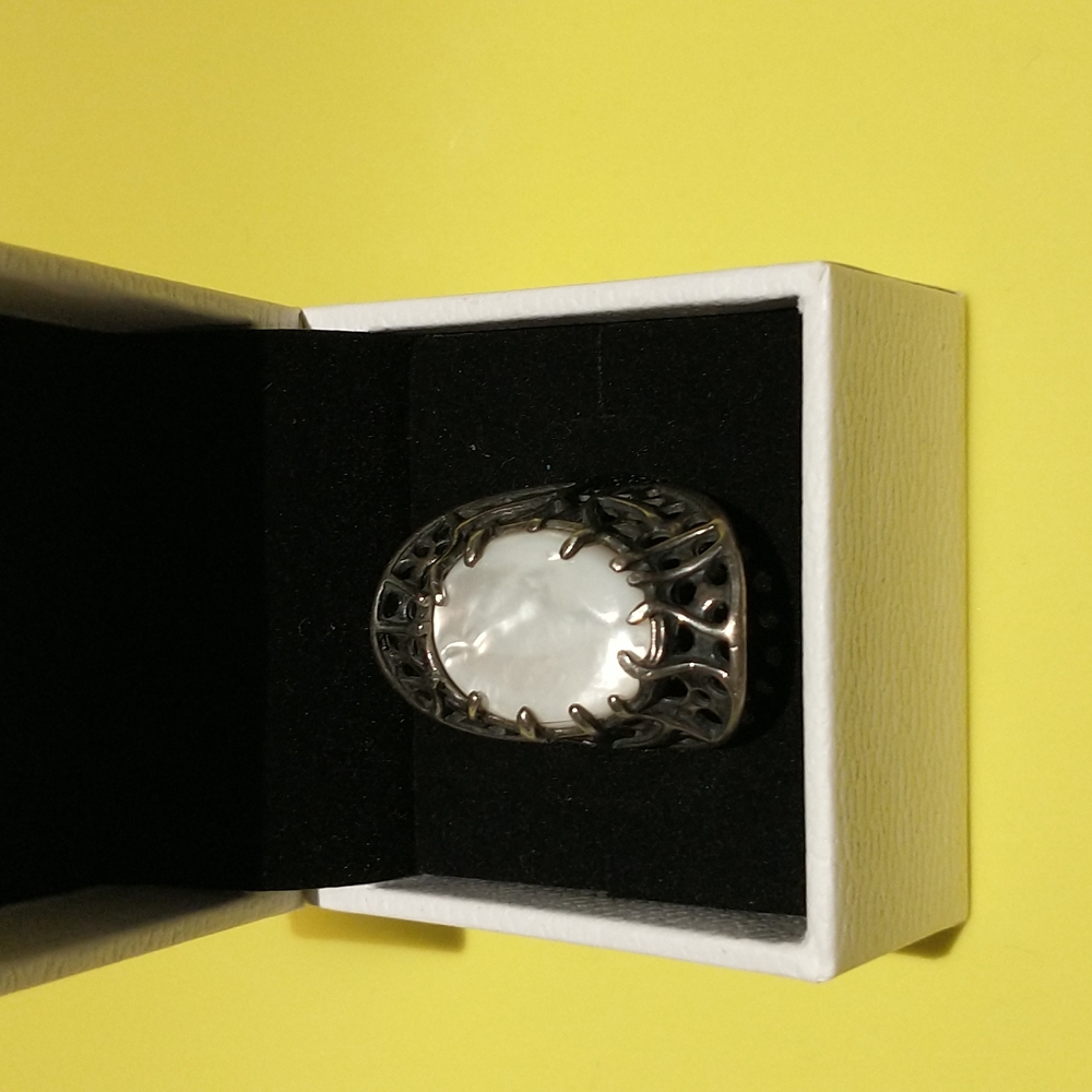 Ring - Picture 2 of 3